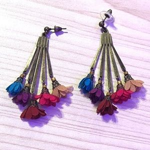 flower dangle earrings